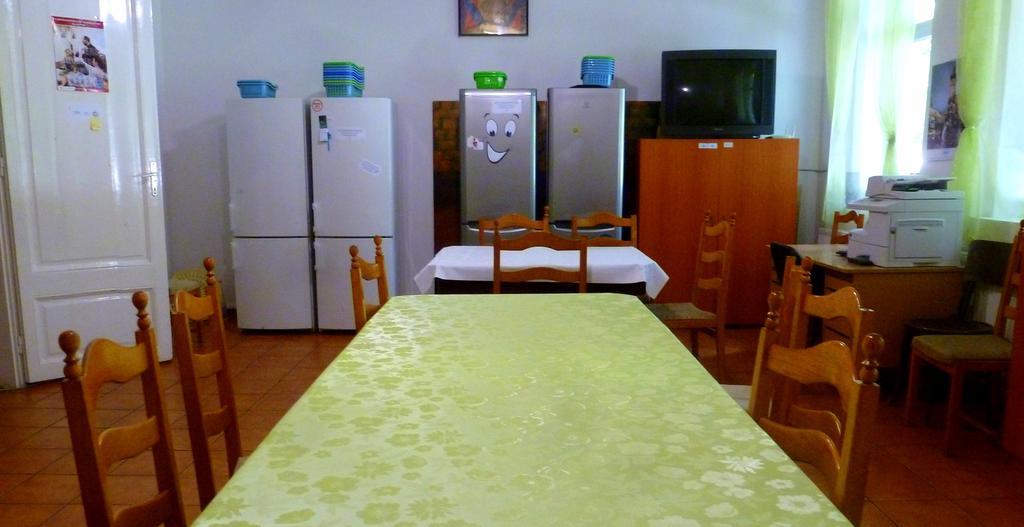 Auberge de jeunesse Romzsa Tódor Kollégium à Szeged Extérieur photo